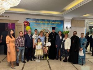 В Захаровском доме культуры наградили лауреатов XXII окружной выставки детско-юношеского рисунка и прикладного искусства «Пасхальный свет и радость»