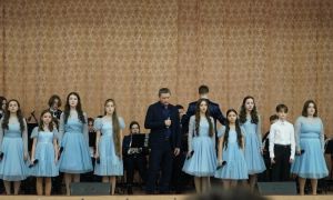 Одинцовские артисты выступили с программой "Одна у человека мама - и Родина одна!" в Центральном военном клиническом госпитале в Балашихе