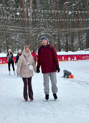 В мартовские праздники катки в парках Одинцовского округа будут работать бесплатно для представительниц прекрасного пола